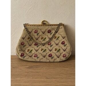 Vintage Floral Needlepoint Kiss Lock Purse Gold Tone Frame Chain Handbag